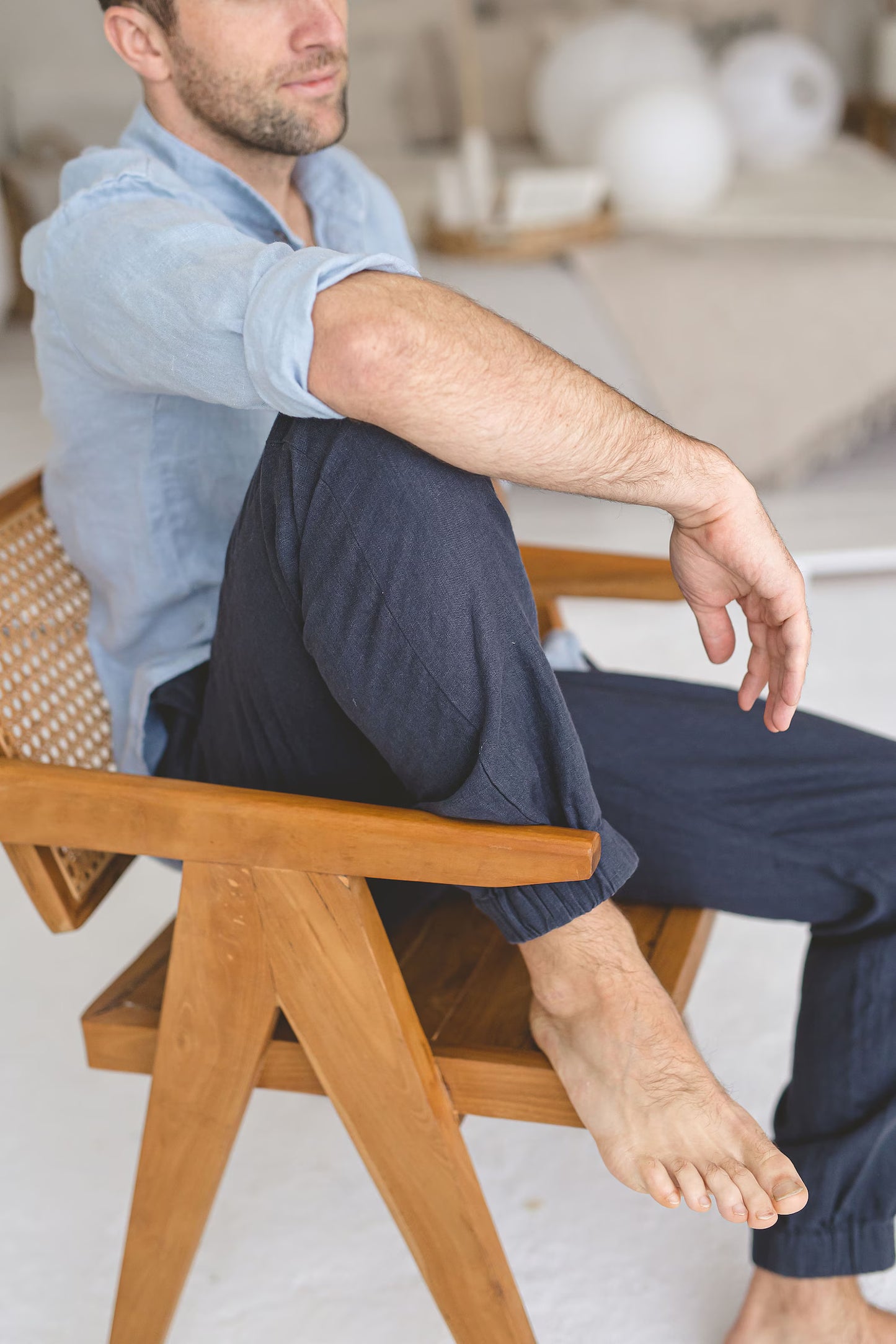 Men's Relaxed Fit Linen Cargo Joggers: Elastic Waist Trousers